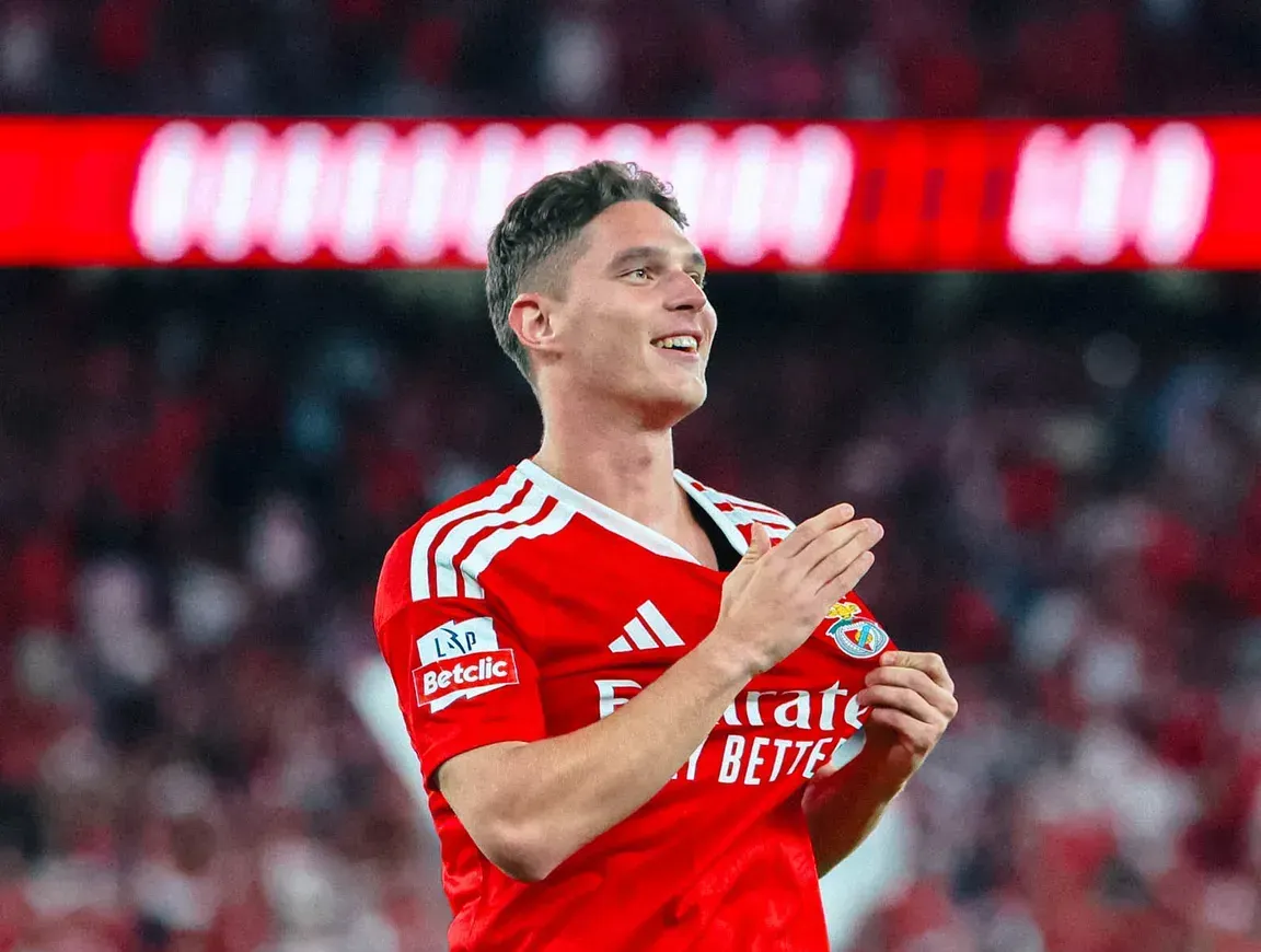 Benfica vence e convence no regresso à Luz